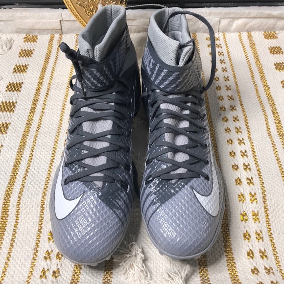 Nike Cleats - Picture 2 of 7